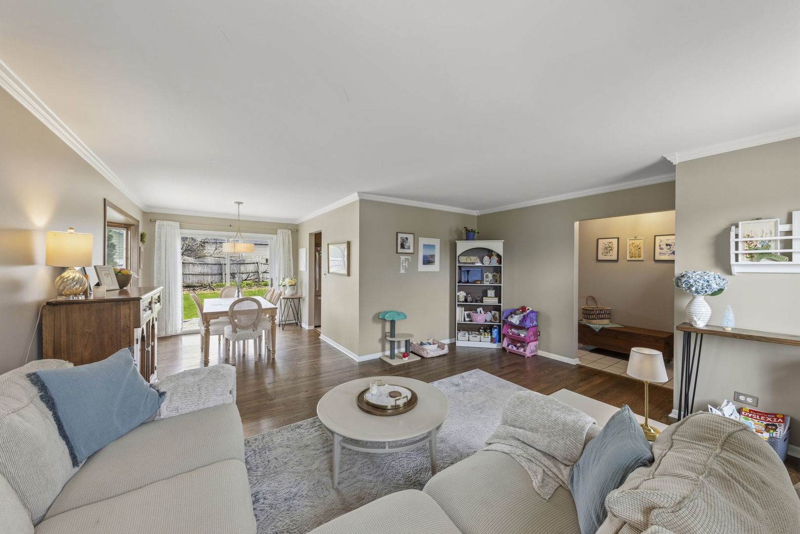 6065 Chase Avenue, Downers Grove, IL 60516