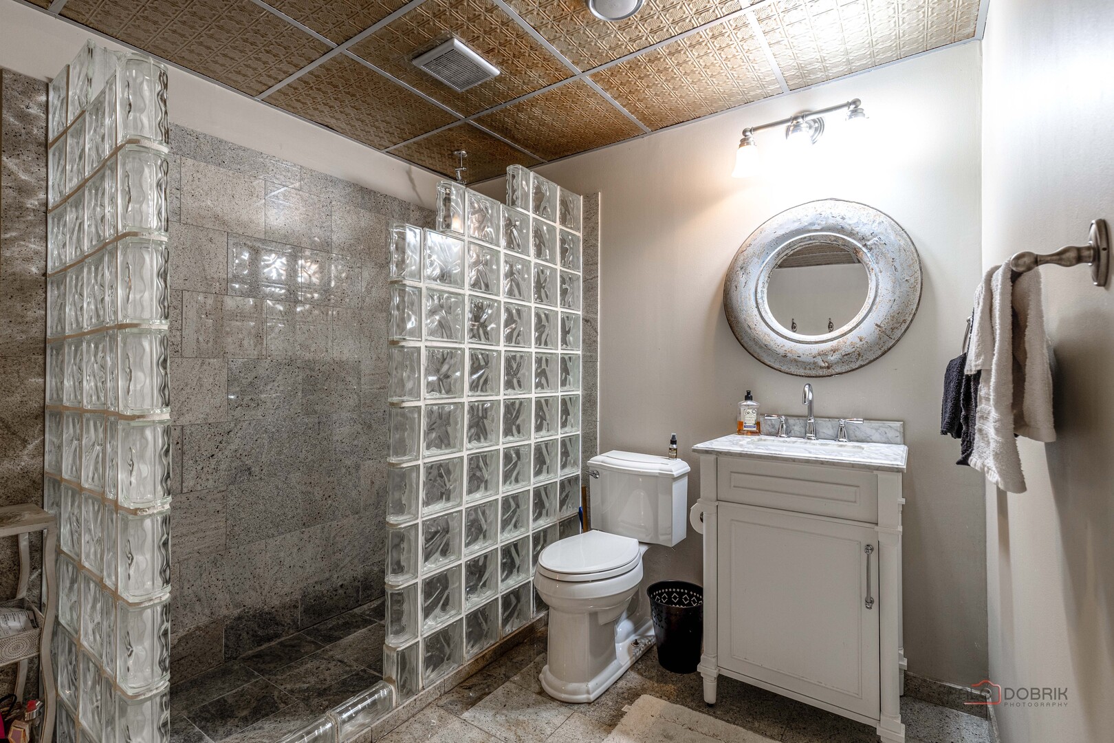 1800 Darnell Street, Libertyville, IL 60048