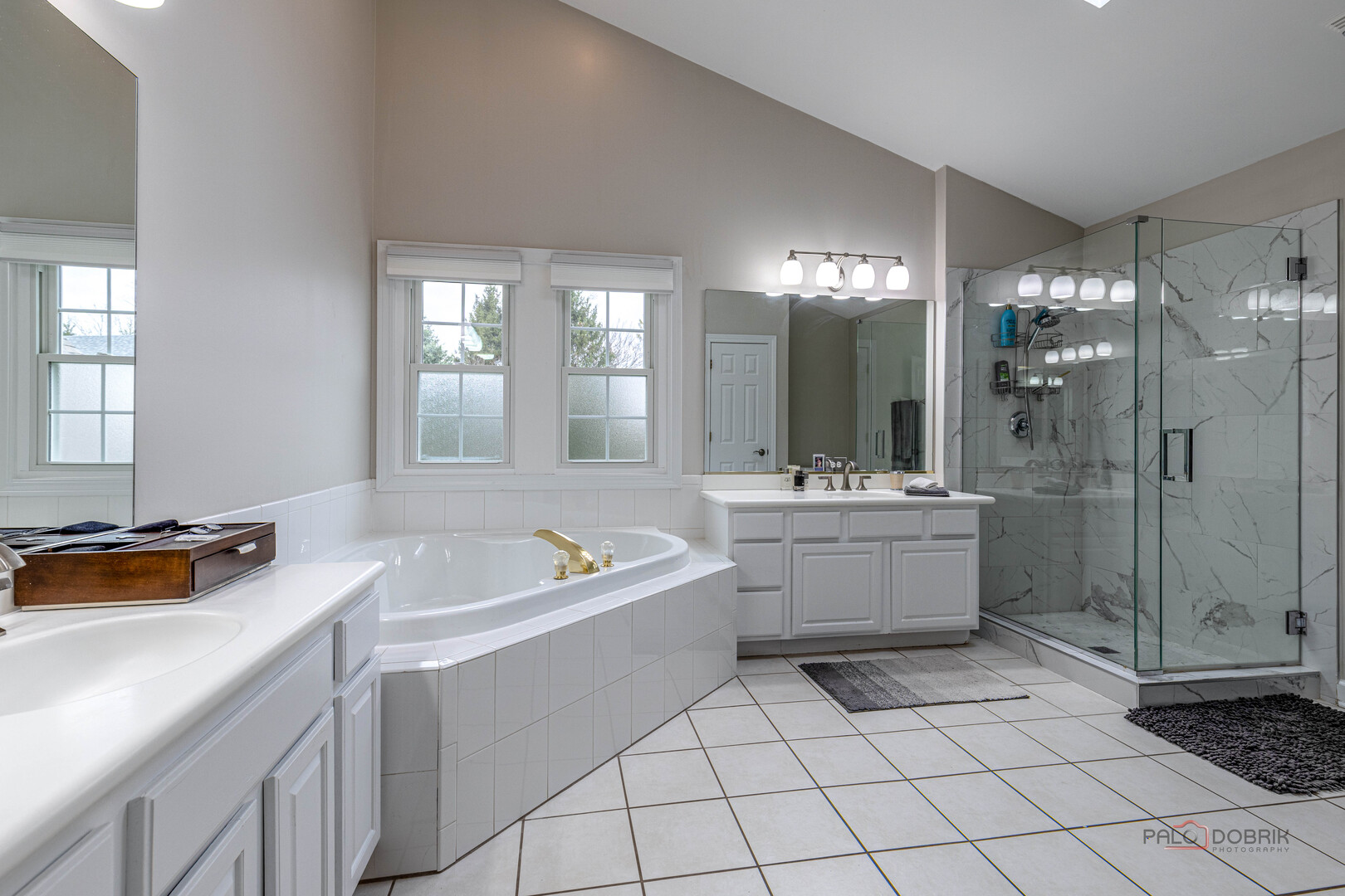 1800 Darnell Street, Libertyville, IL 60048