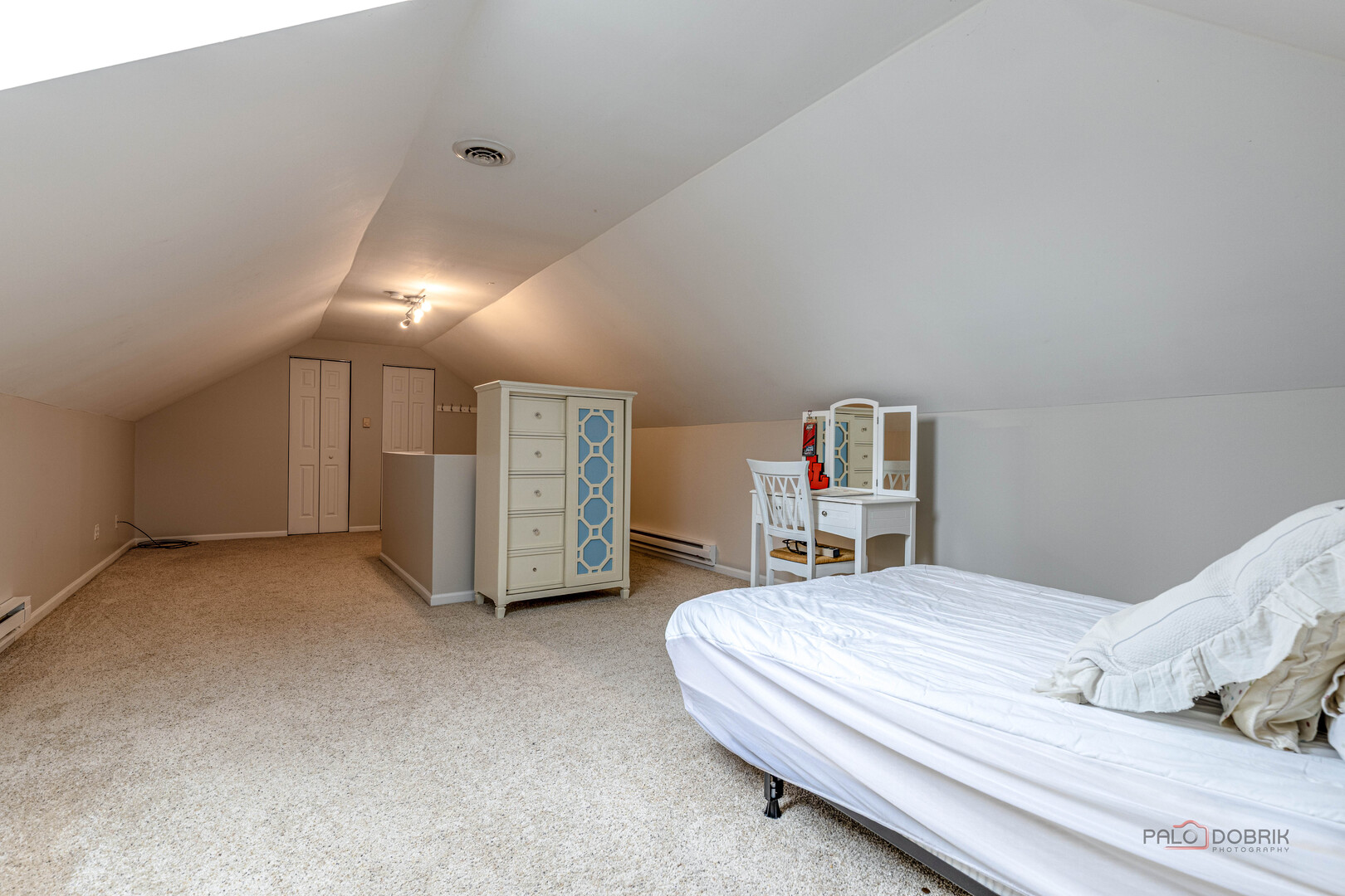 1800 Darnell Street, Libertyville, IL 60048