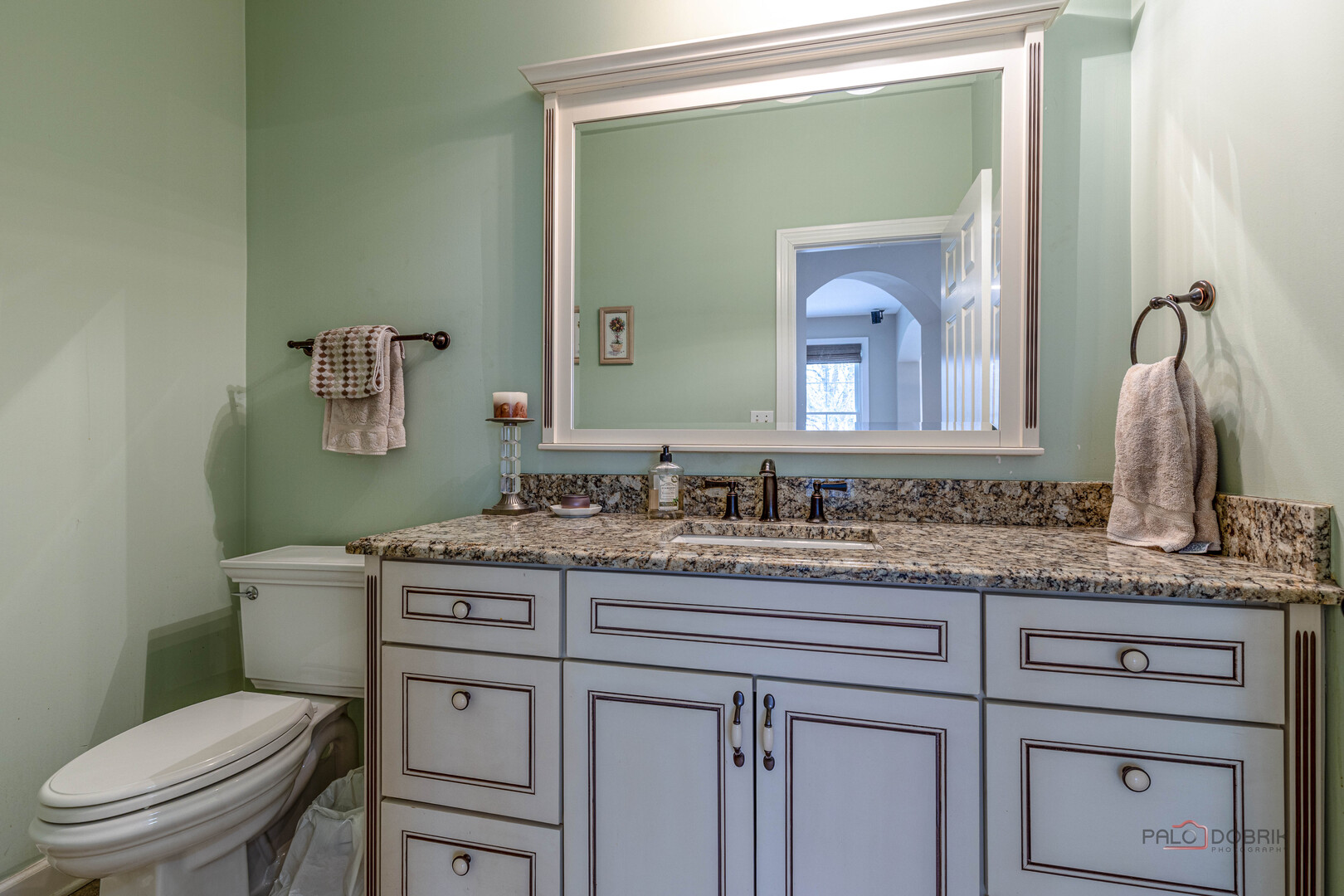 1800 Darnell Street, Libertyville, IL 60048