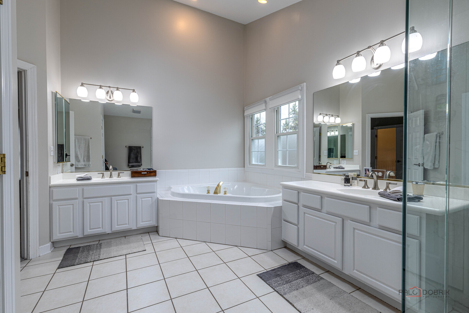 1800 Darnell Street, Libertyville, IL 60048