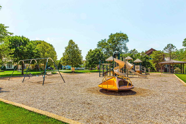 1800 Darnell Street, Libertyville, IL 60048