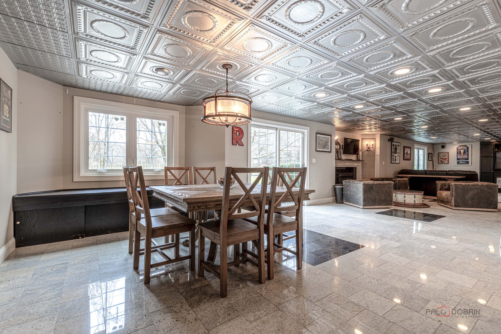 1800 Darnell Street, Libertyville, IL 60048