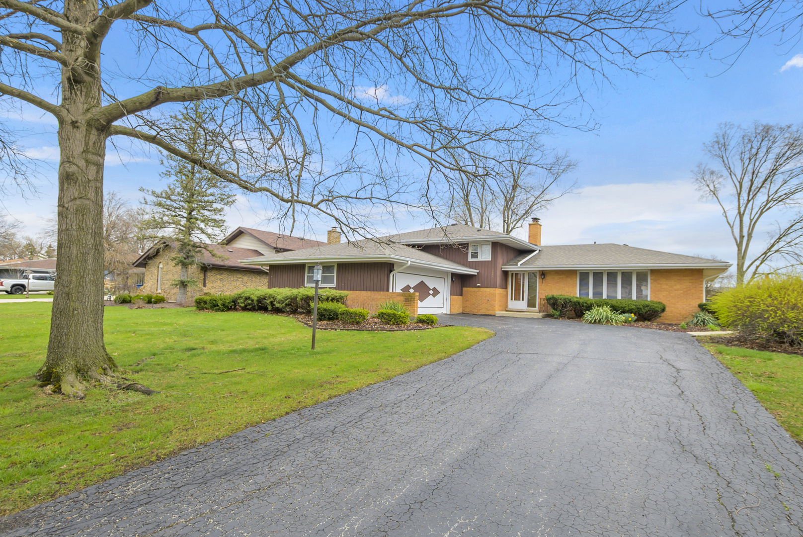 12853 S Cedar Lane, Palos Heights, IL 60463