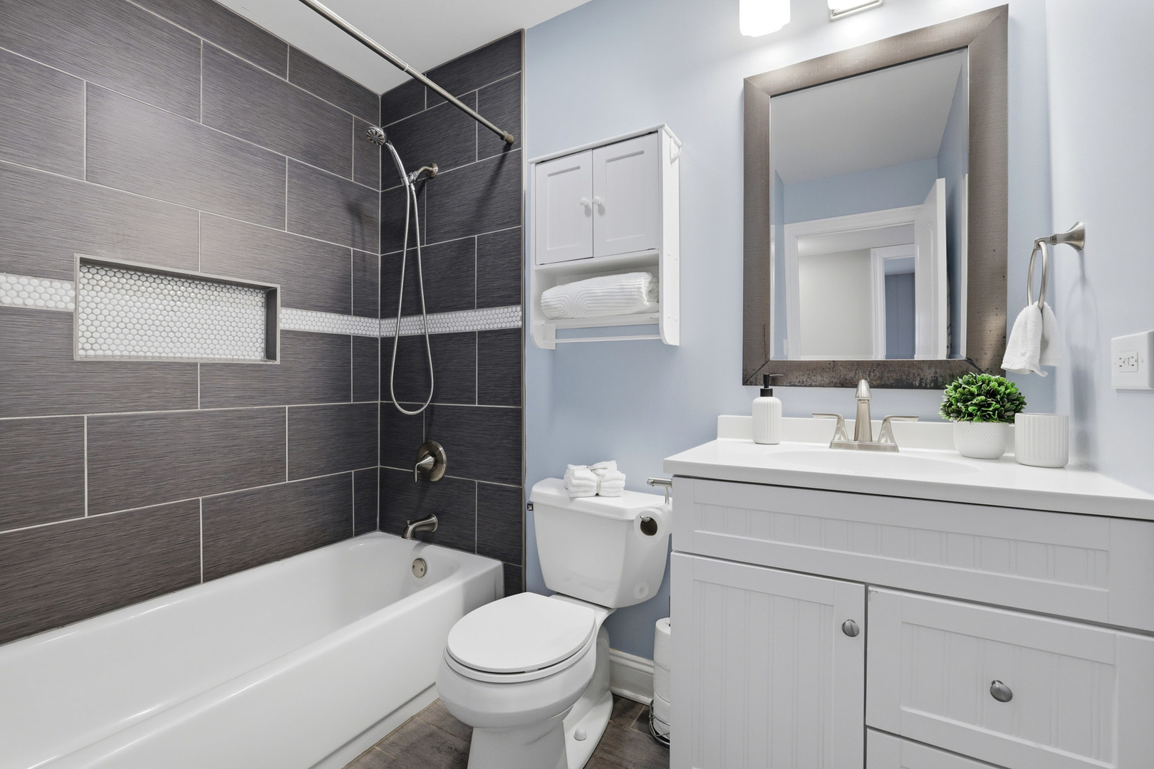 225 Wilmslow Lane, Schaumburg, IL 60194