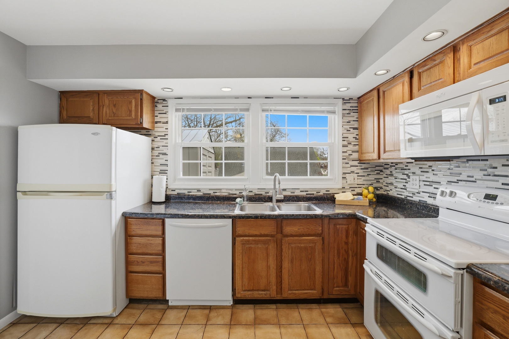 225 Wilmslow Lane, Schaumburg, IL 60194