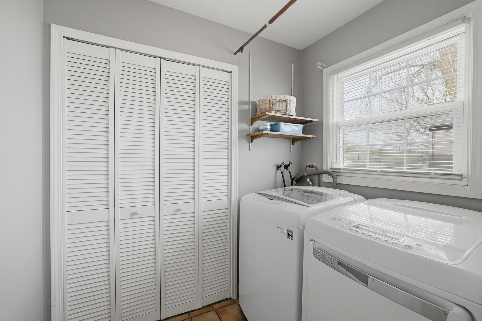 225 Wilmslow Lane, Schaumburg, IL 60194