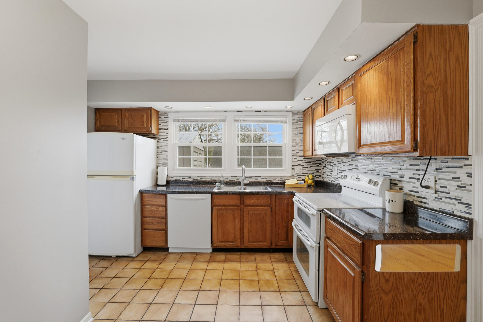 225 Wilmslow Lane, Schaumburg, IL 60194