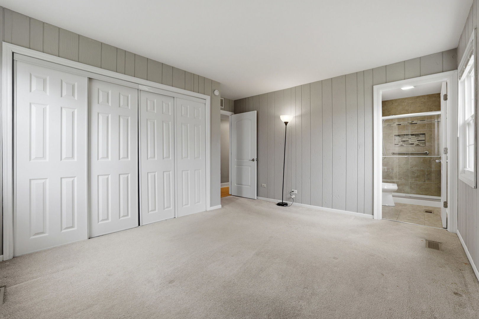 225 Wilmslow Lane, Schaumburg, IL 60194