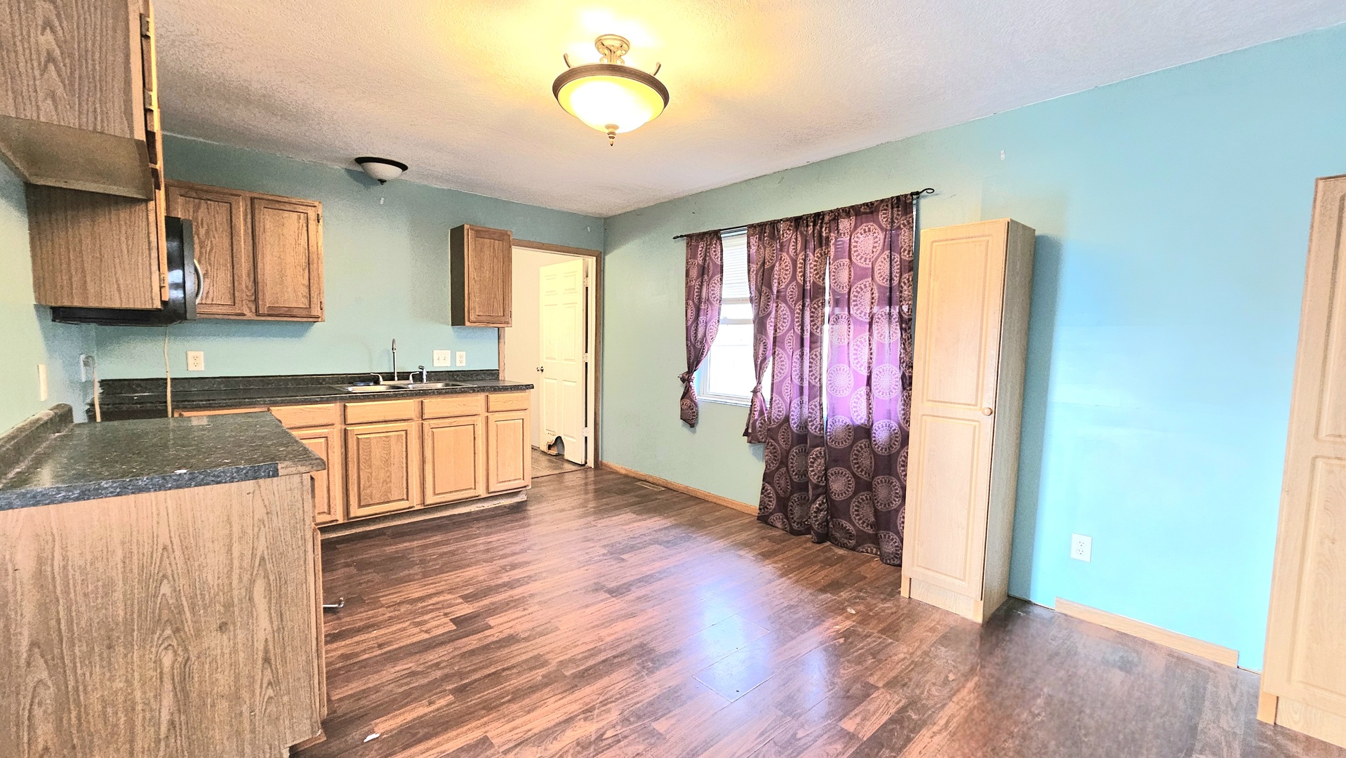 1100 S Lincoln Avenue, Dixon, IL 61021