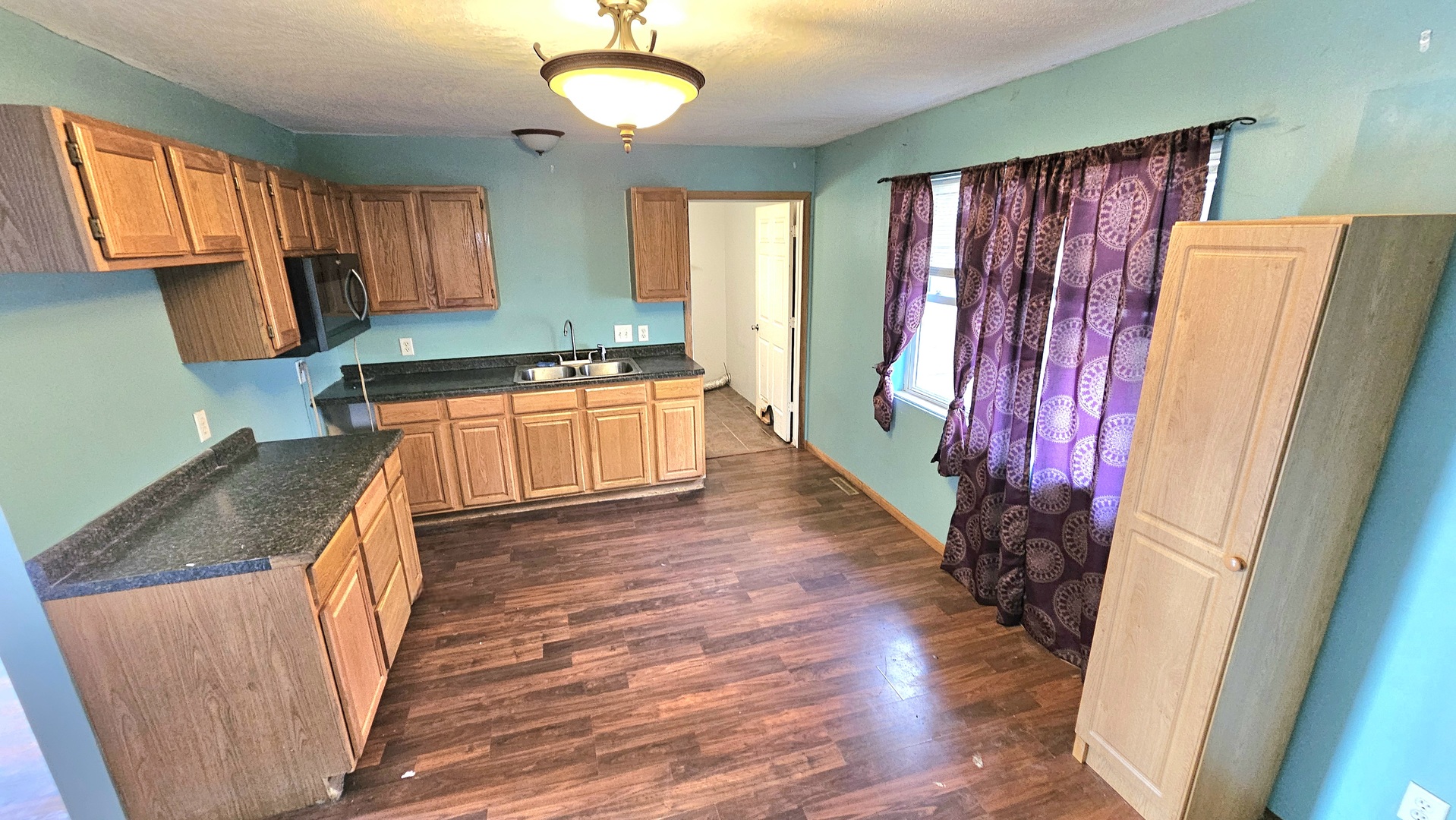 1100 S Lincoln Avenue, Dixon, IL 61021