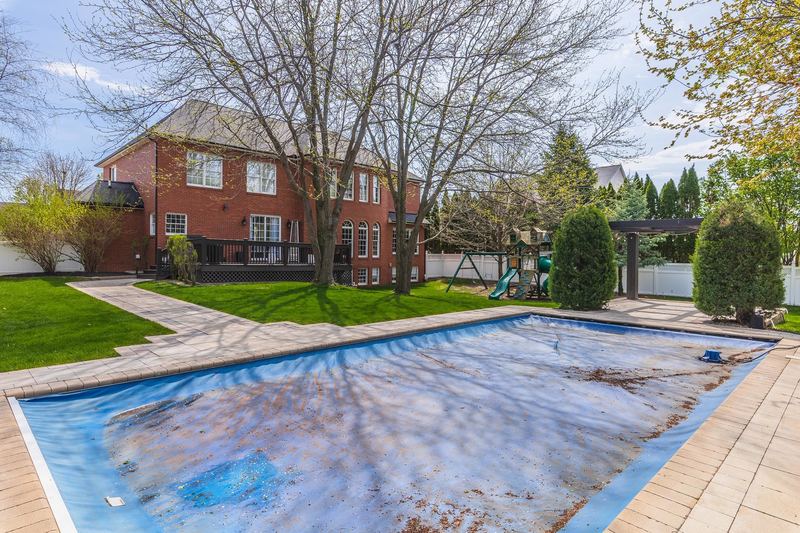 33 Derby Way, Bloomington, IL 61704