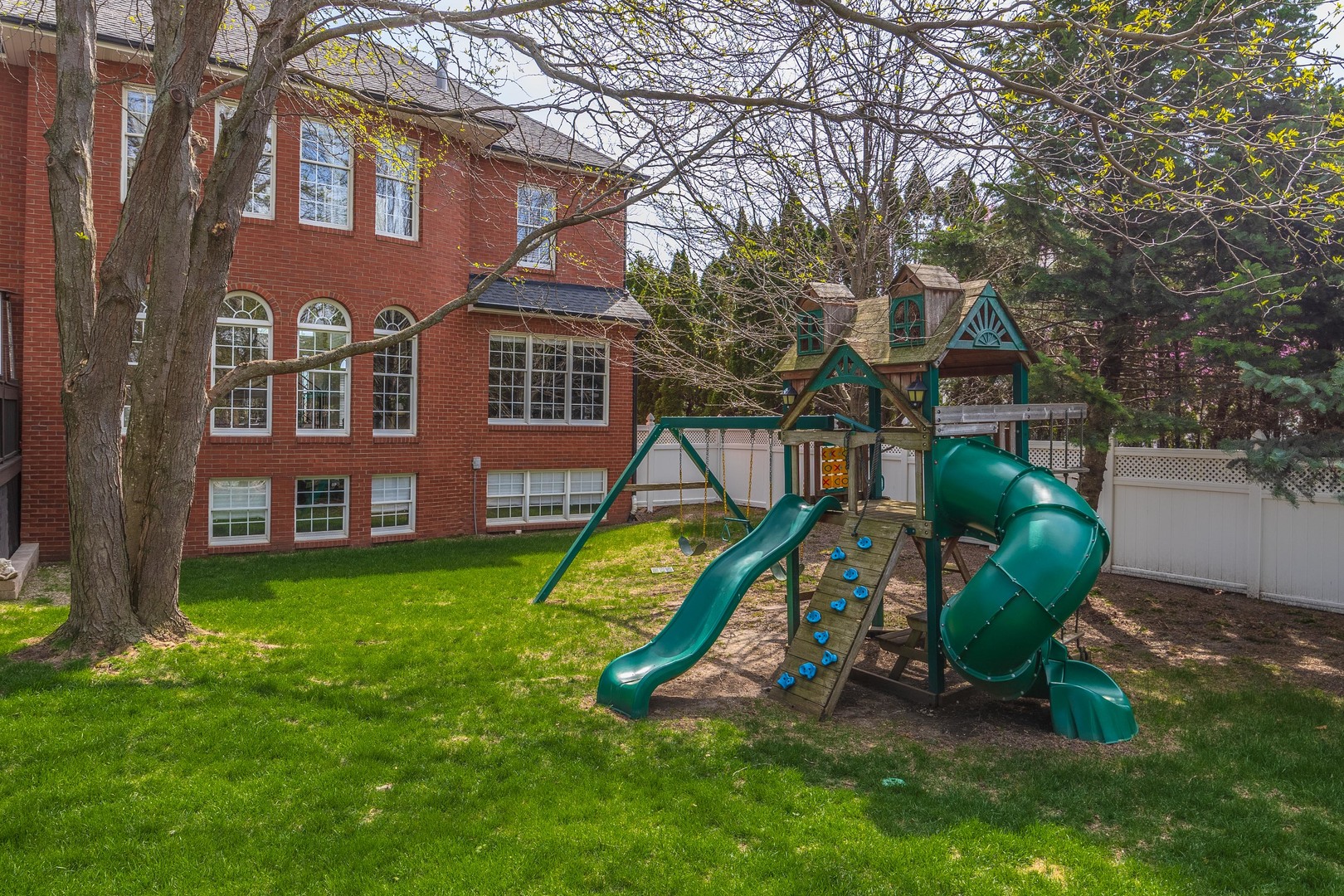 33 Derby Way, Bloomington, IL 61704