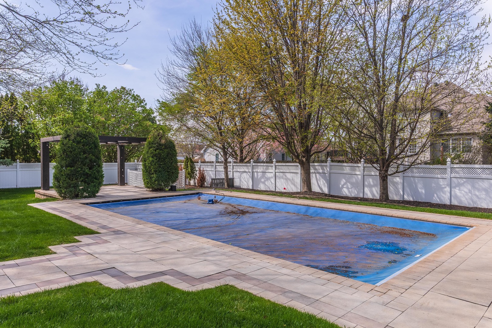 33 Derby Way, Bloomington, IL 61704