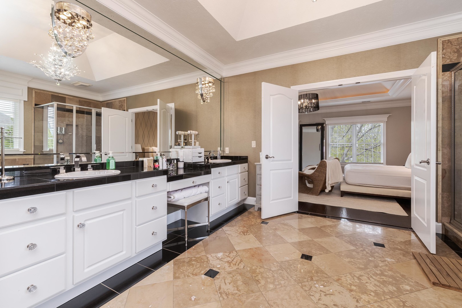 33 Derby Way, Bloomington, IL 61704