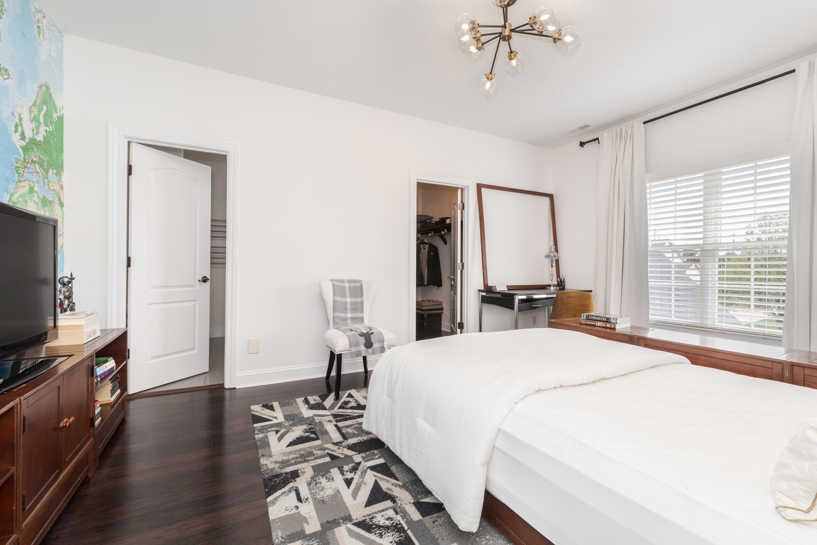 33 Derby Way, Bloomington, IL 61704