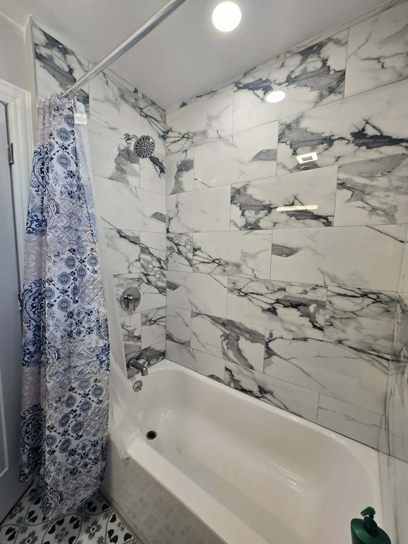 6801 S Hermitage Avenue, Chicago, IL 60636