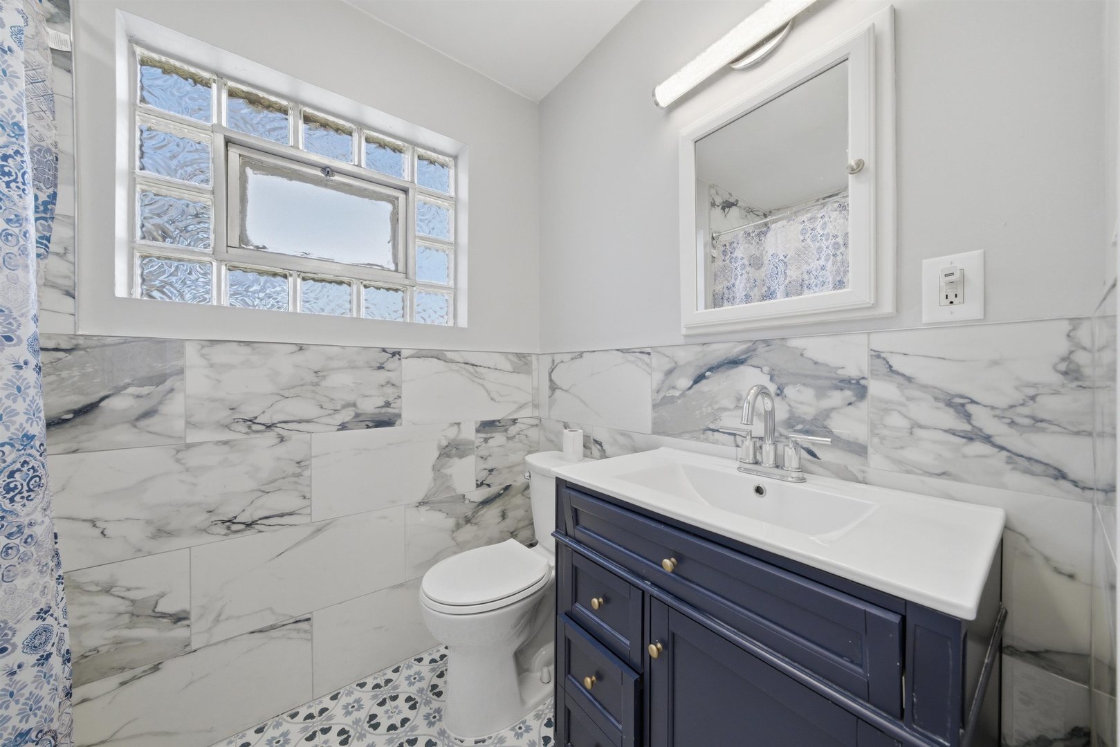 6801 S Hermitage Avenue, Chicago, IL 60636