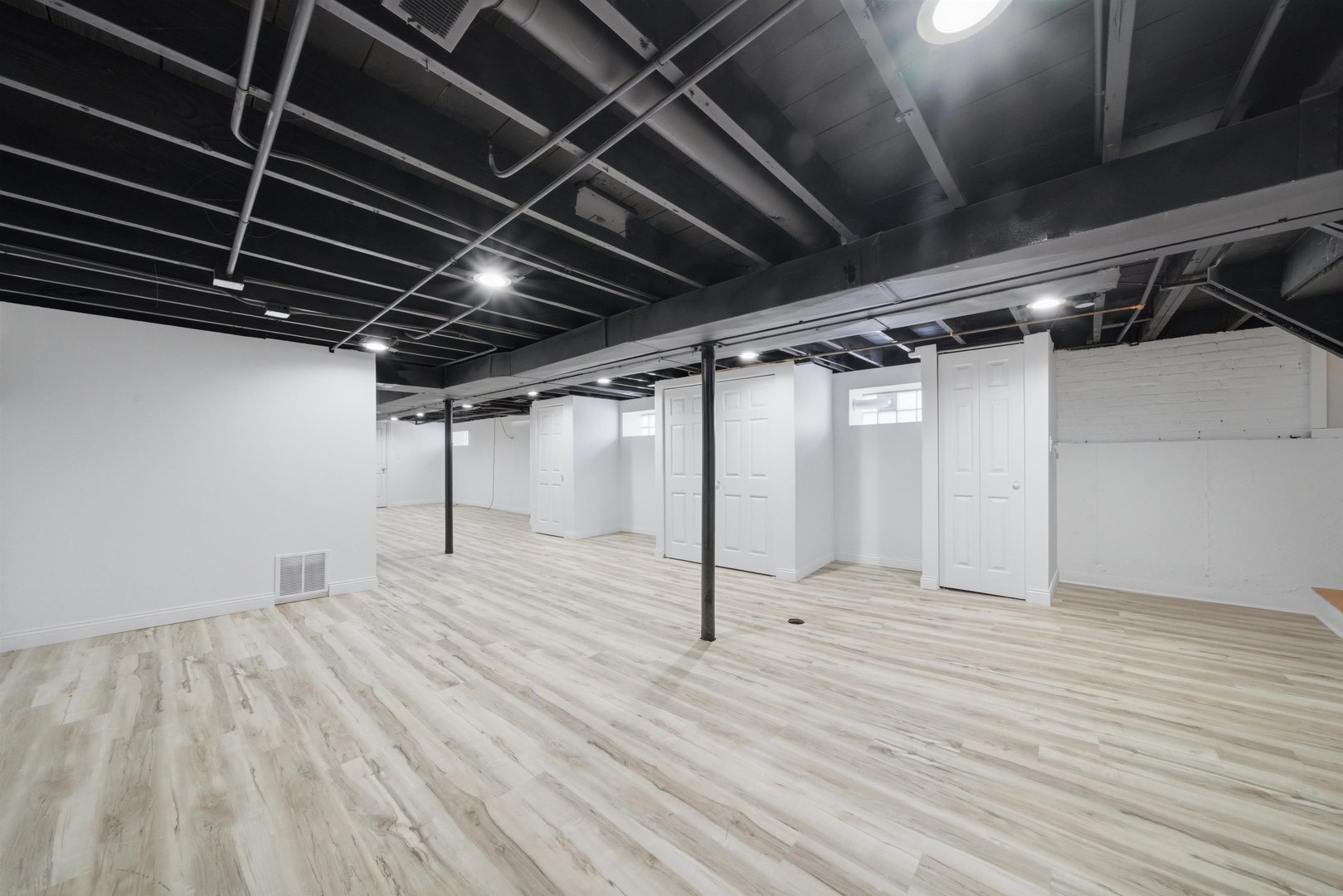 6801 S Hermitage Avenue, Chicago, IL 60636