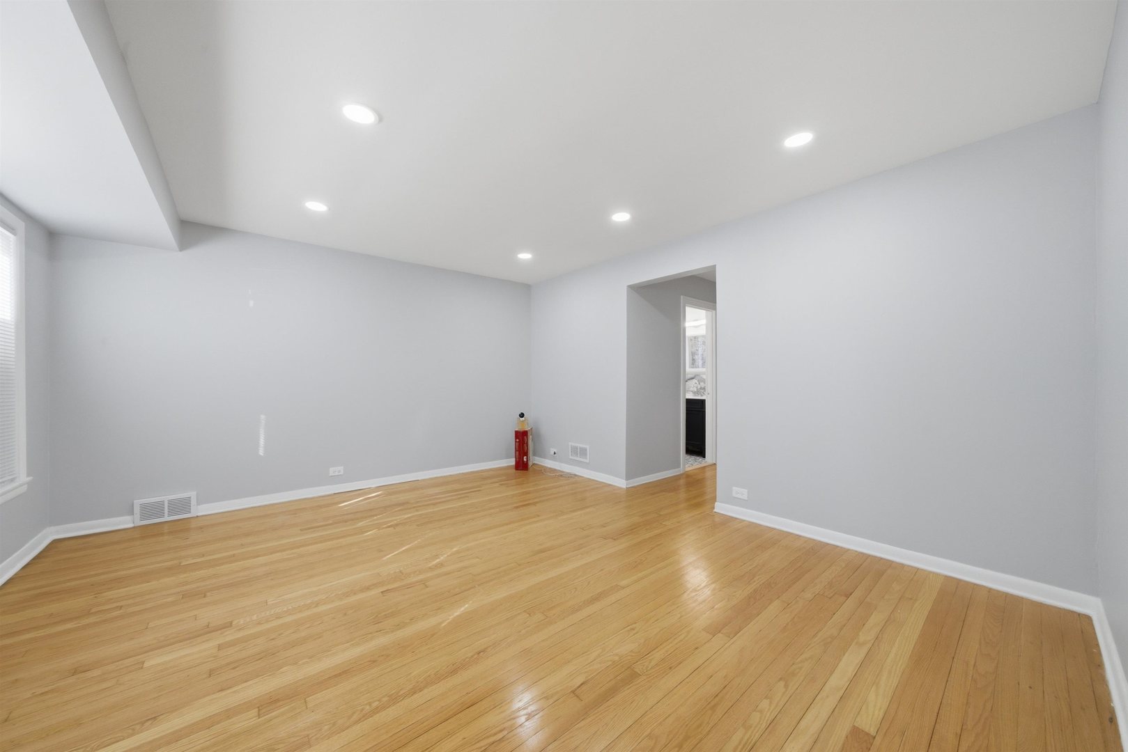 6801 S Hermitage Avenue, Chicago, IL 60636