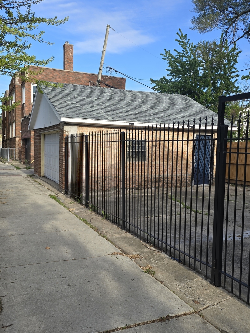 6801 S Hermitage Avenue, Chicago, IL 60636