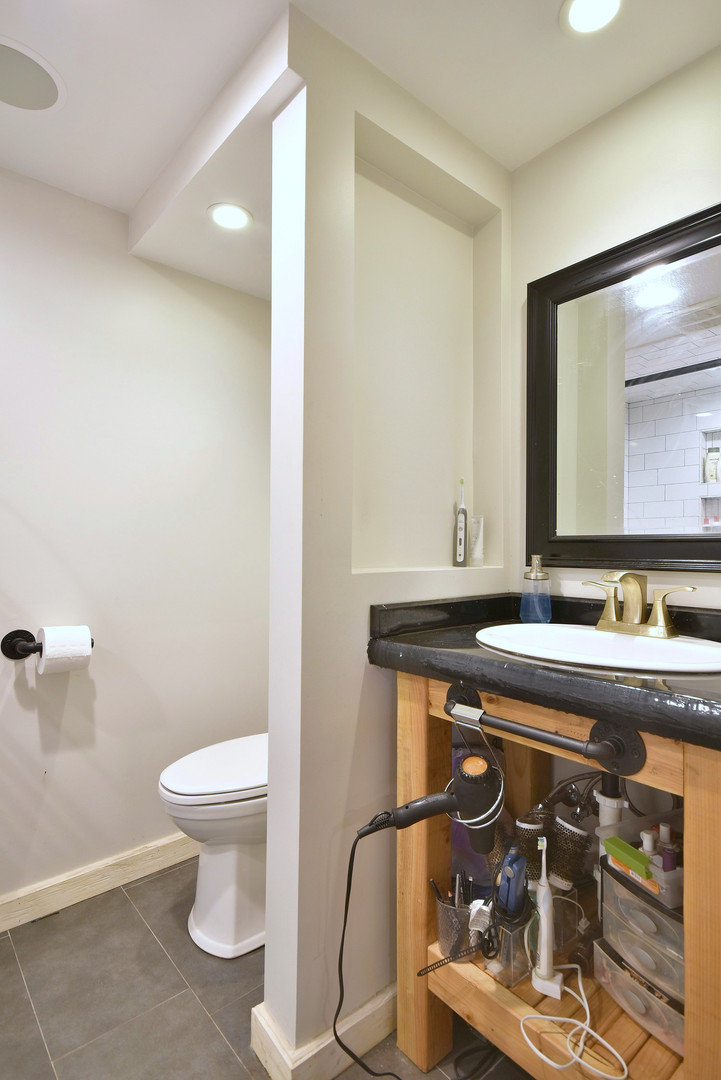 7309 N Ottawa Avenue, Chicago, IL 60631