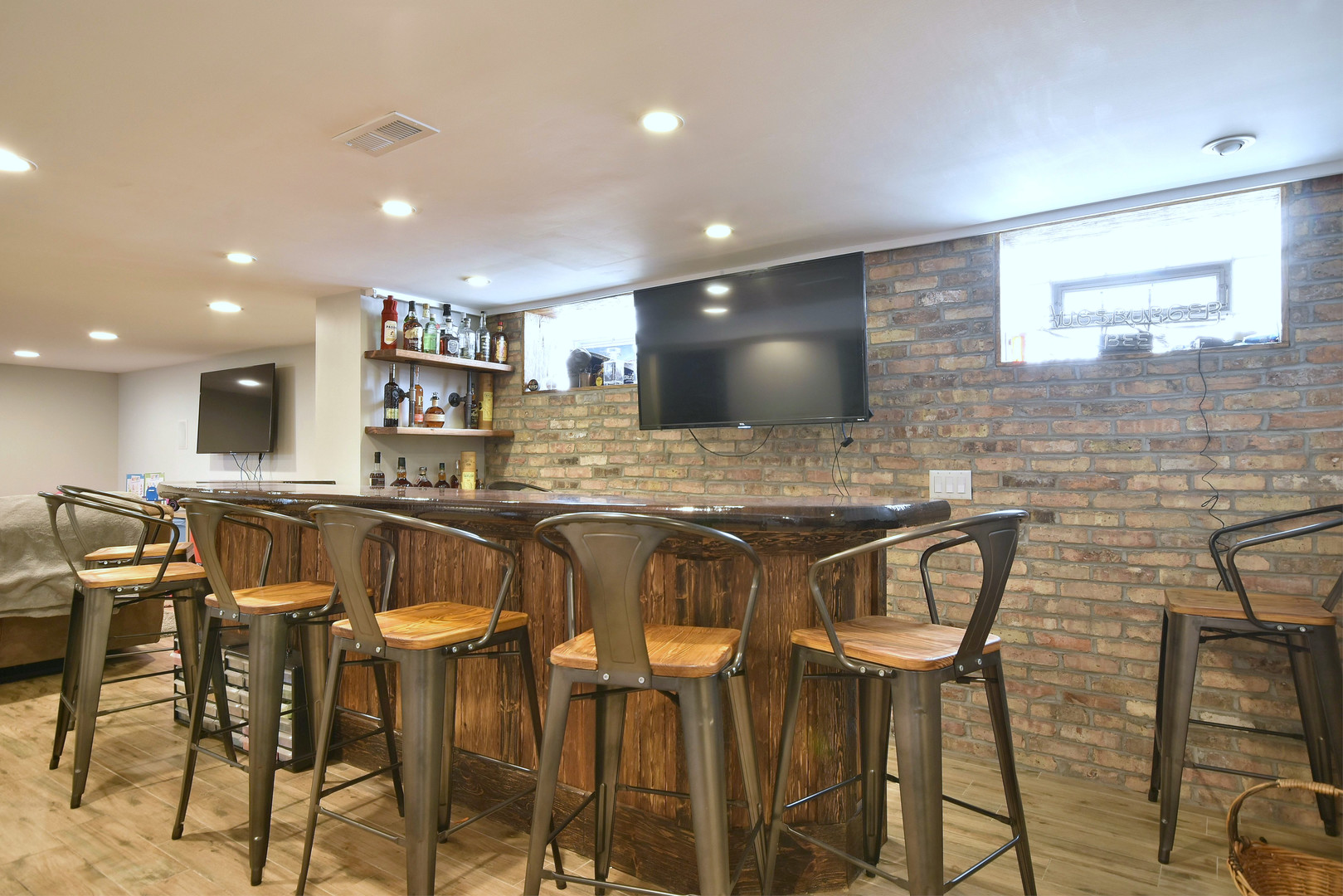 7309 N Ottawa Avenue, Chicago, IL 60631