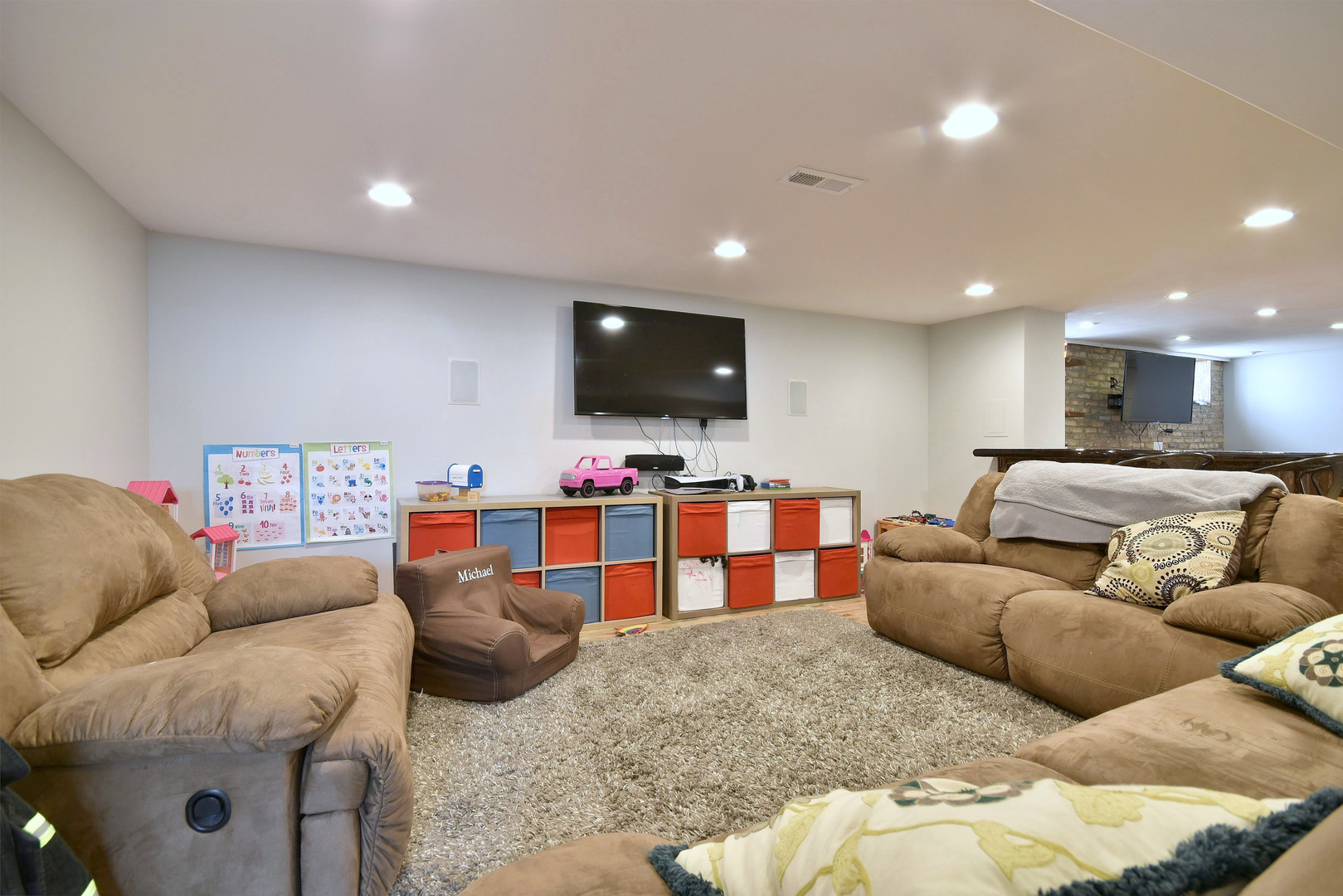 7309 N Ottawa Avenue, Chicago, IL 60631