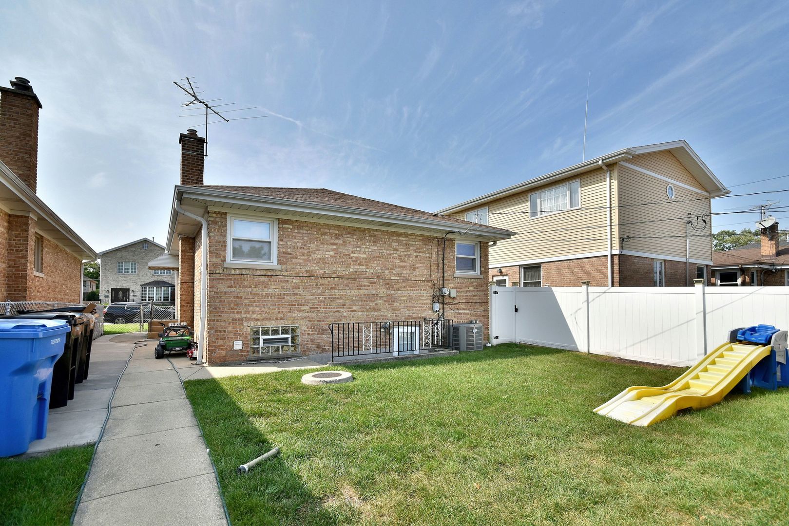 7309 N Ottawa Avenue, Chicago, IL 60631