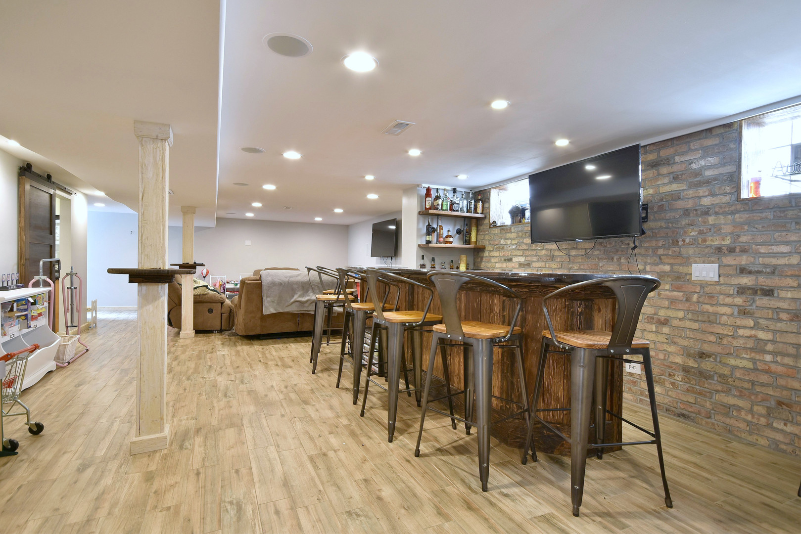 7309 N Ottawa Avenue, Chicago, IL 60631