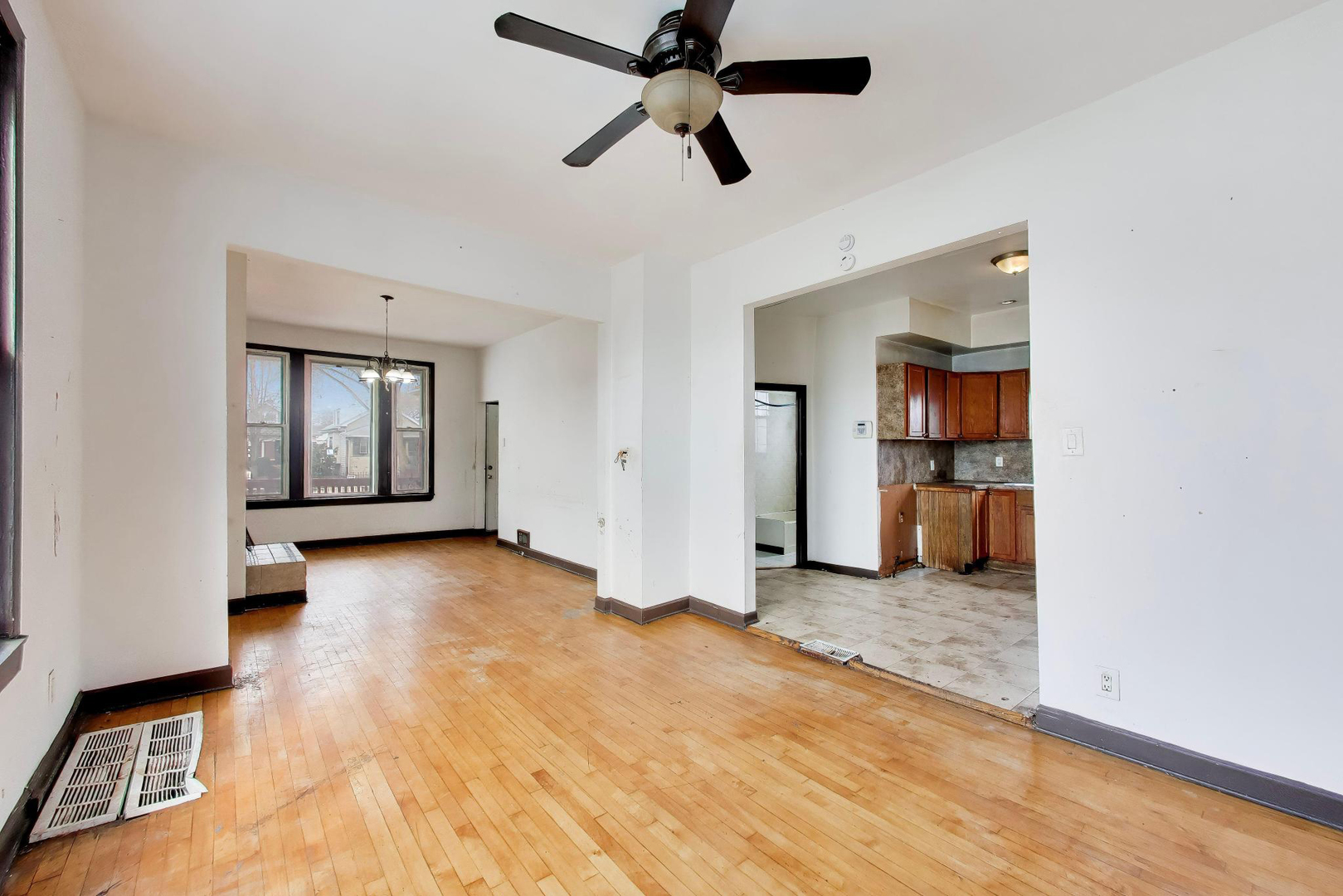 1649 N Latrobe Avenue, Chicago, IL 60639