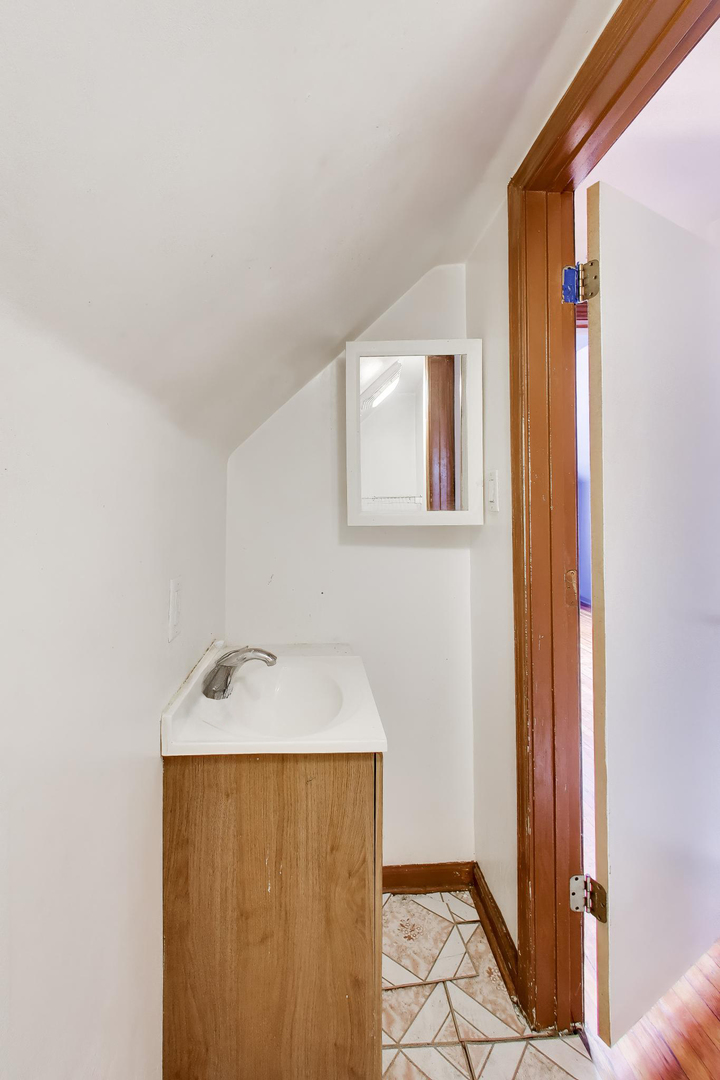 1649 N Latrobe Avenue, Chicago, IL 60639