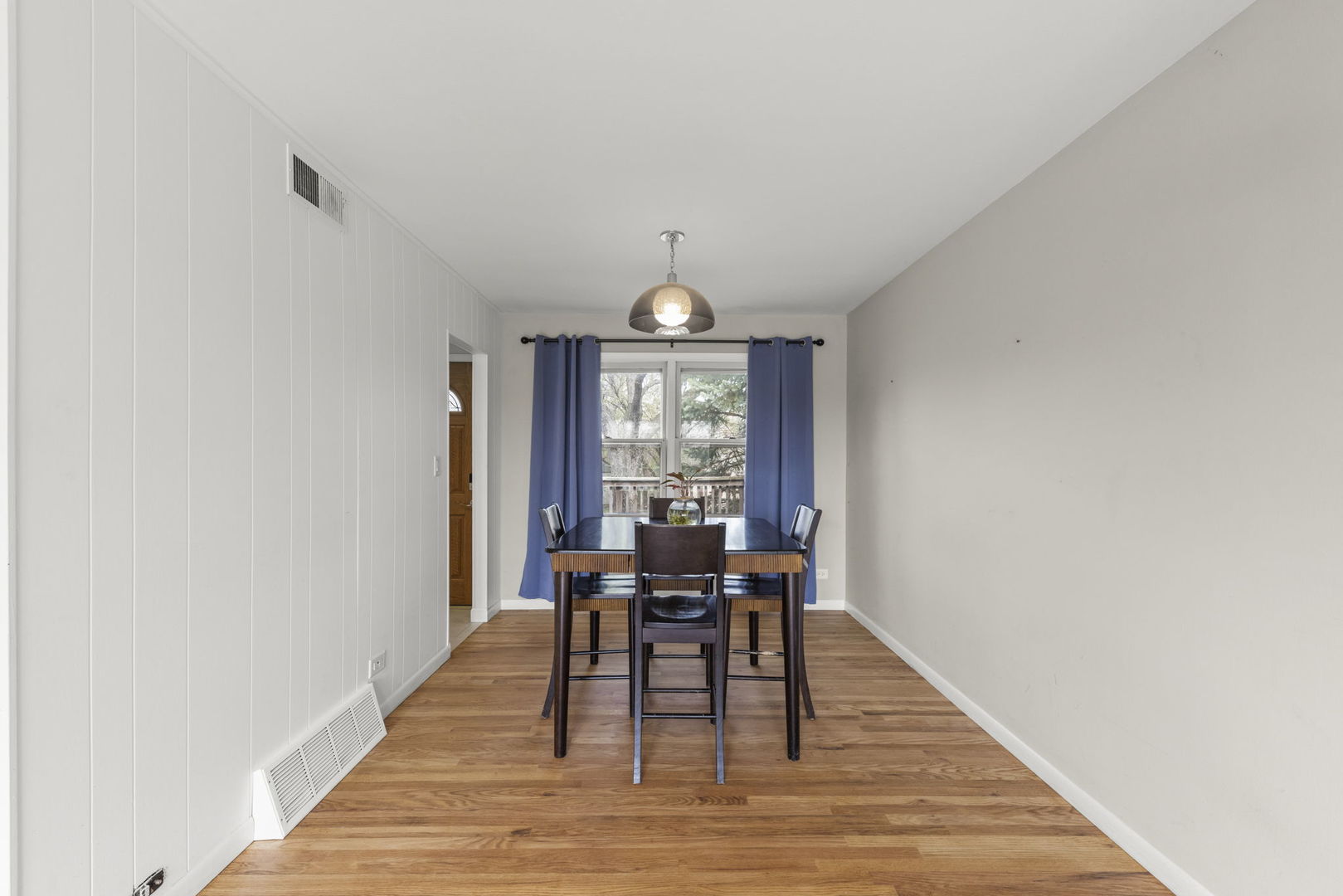 2308 Crabtree Avenue, Woodridge, IL 60517