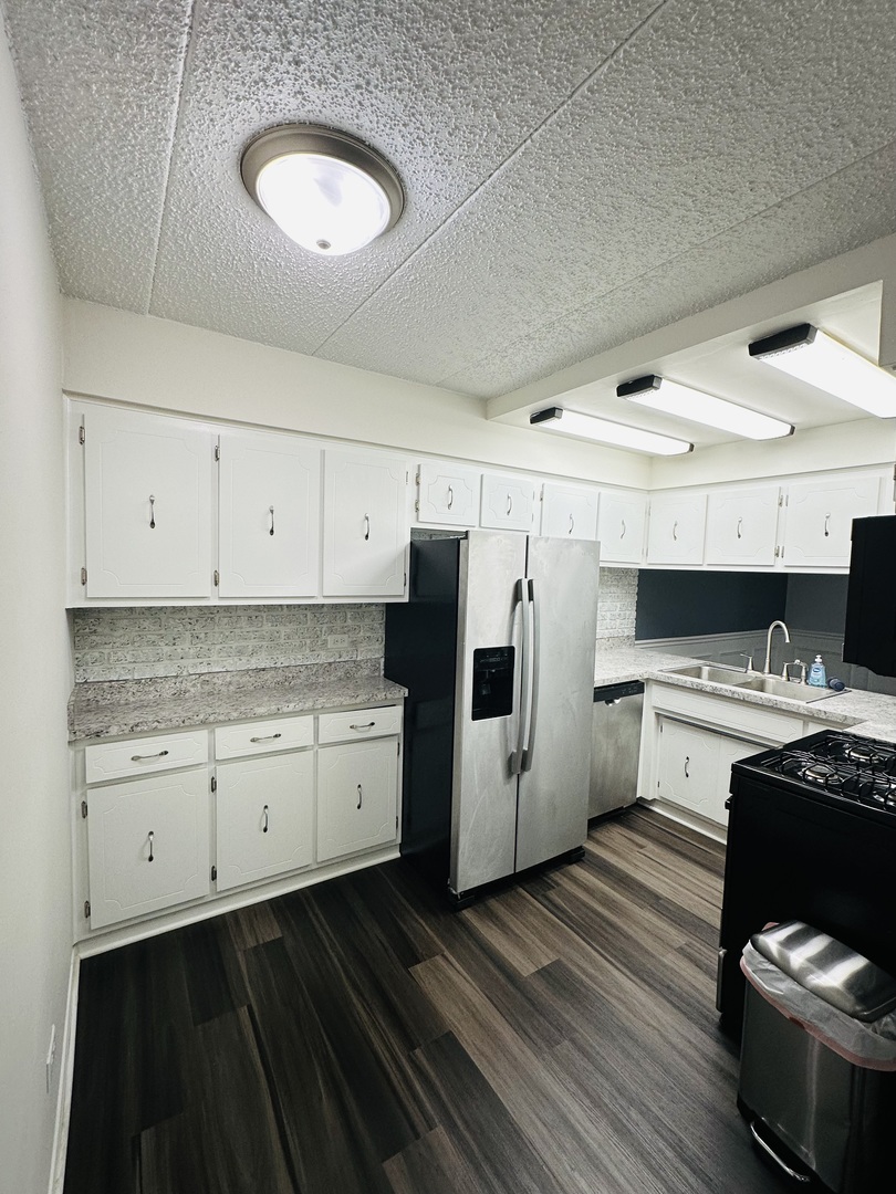 13635 Lamon Avenue #A17, Crestwood, IL 60418