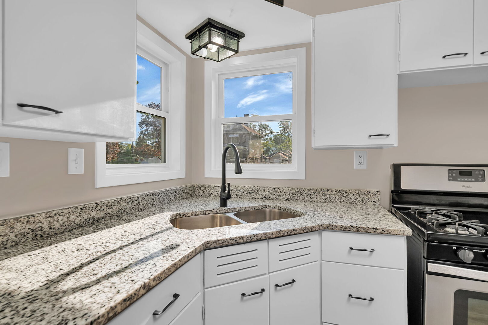 303 S Jackson Street, Gardner, IL 60424