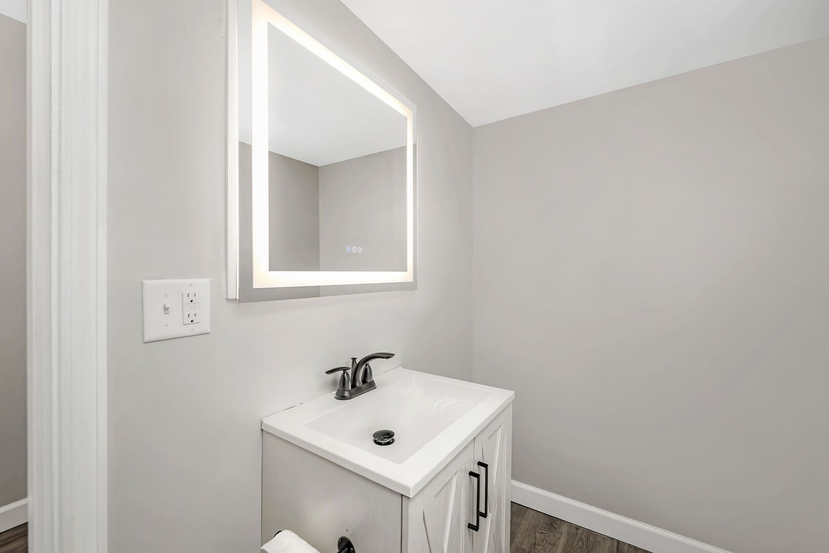 303 S Jackson Street, Gardner, IL 60424