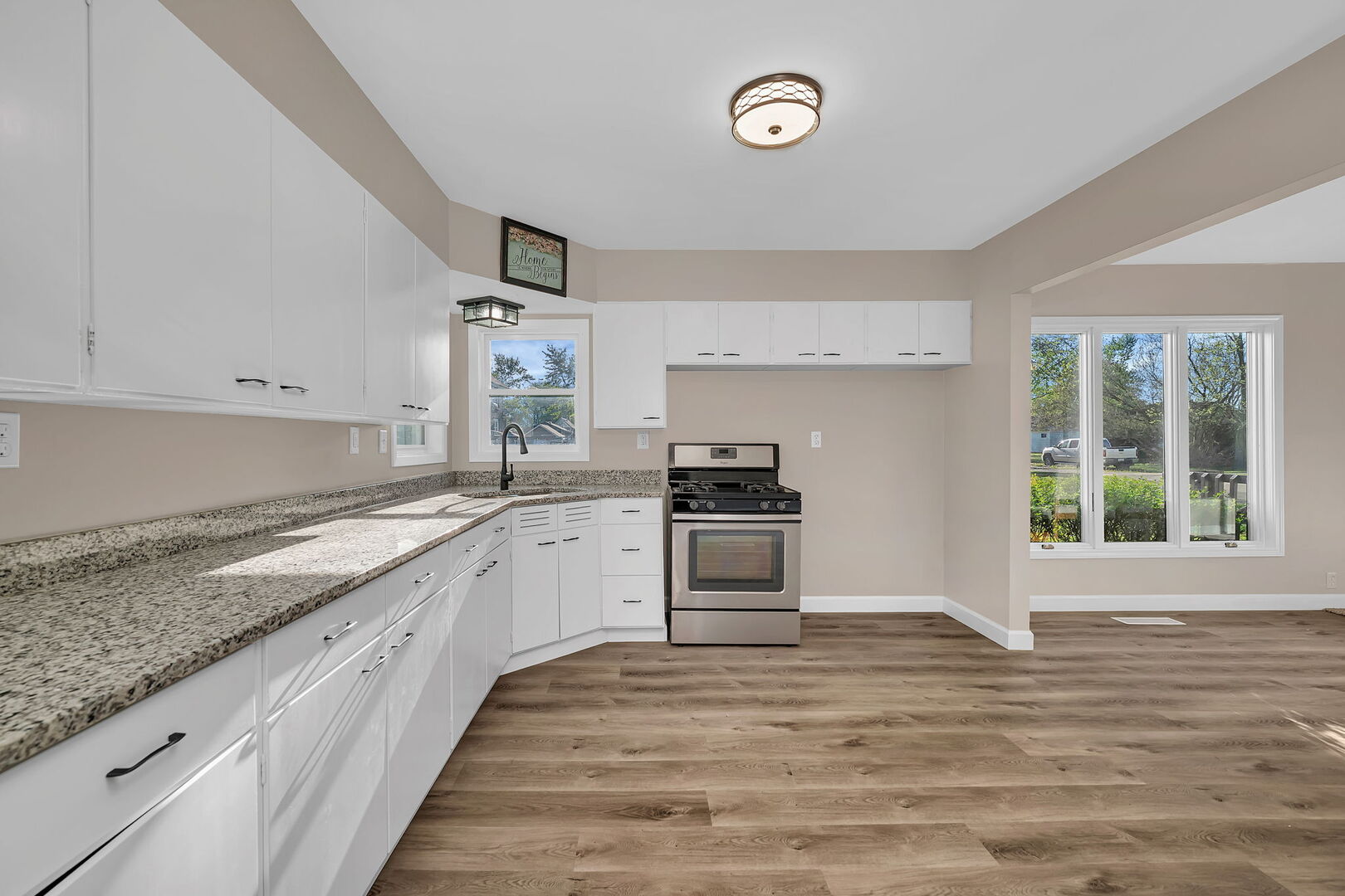 303 S Jackson Street, Gardner, IL 60424