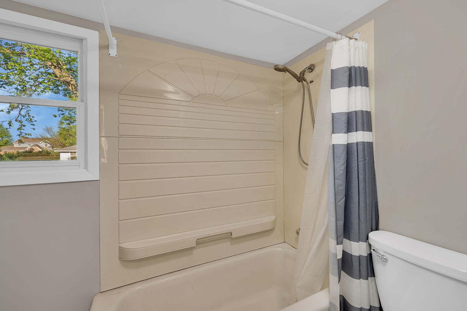 303 S Jackson Street, Gardner, IL 60424