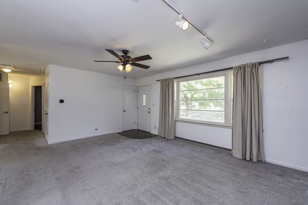 1316 N Ash Street, Waukegan, IL 60085