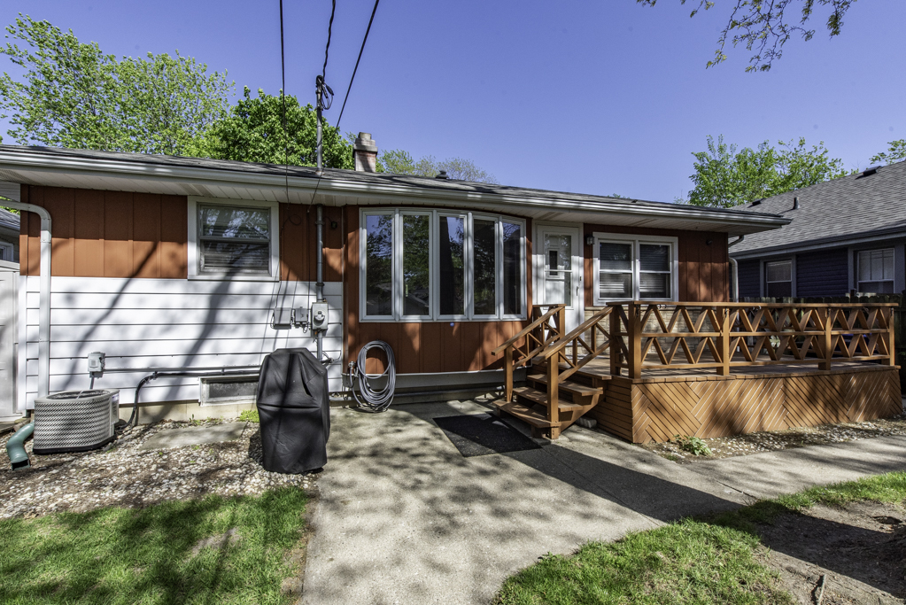 1316 N Ash Street, Waukegan, IL 60085