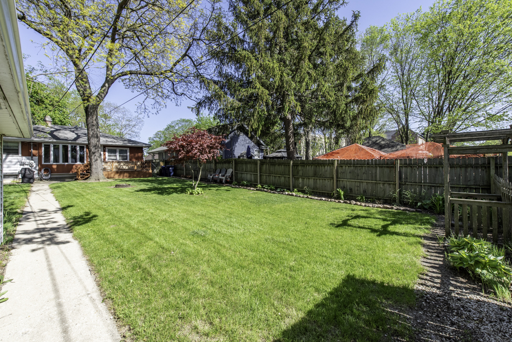 1316 N Ash Street, Waukegan, IL 60085