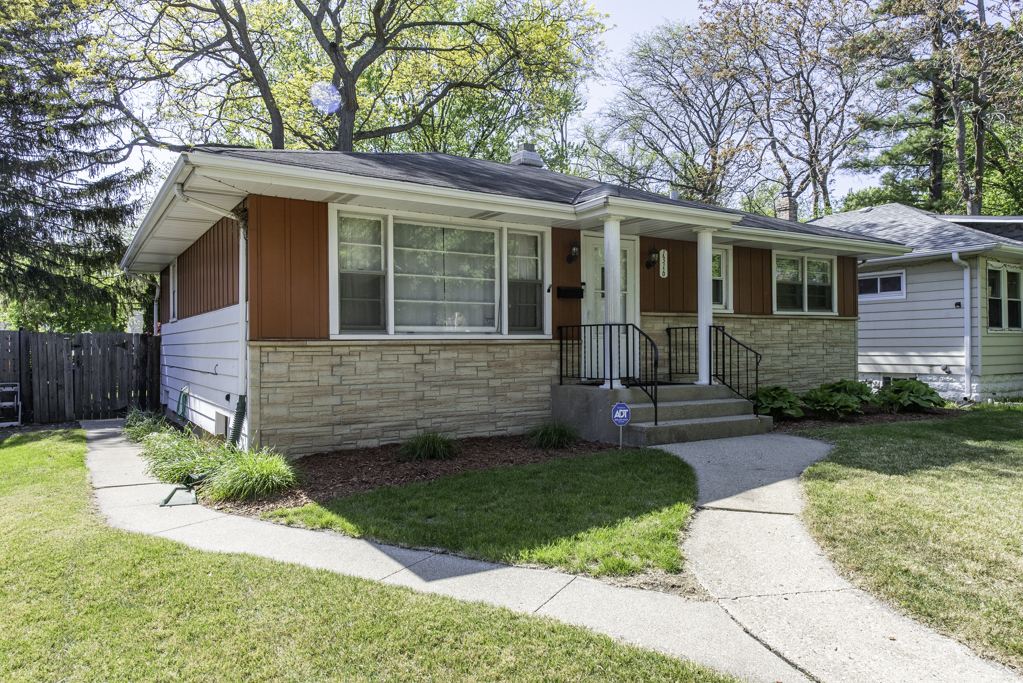 1316 N Ash Street, Waukegan, IL 60085