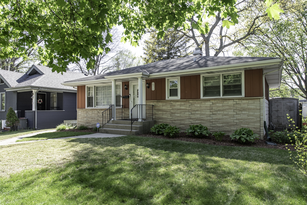1316 N Ash Street, Waukegan, IL 60085