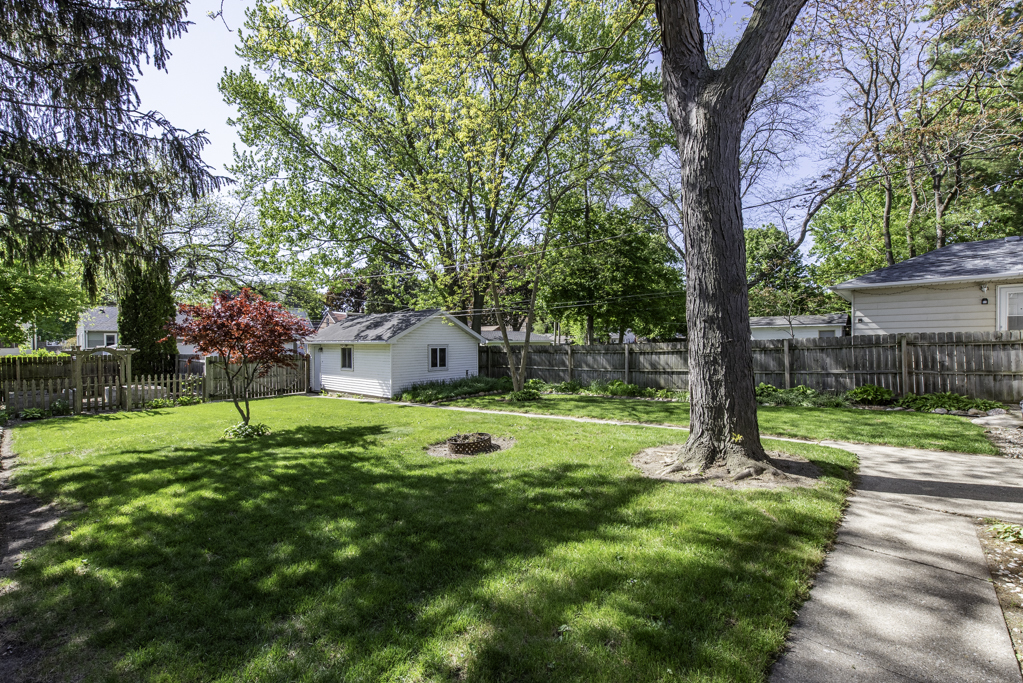 1316 N Ash Street, Waukegan, IL 60085