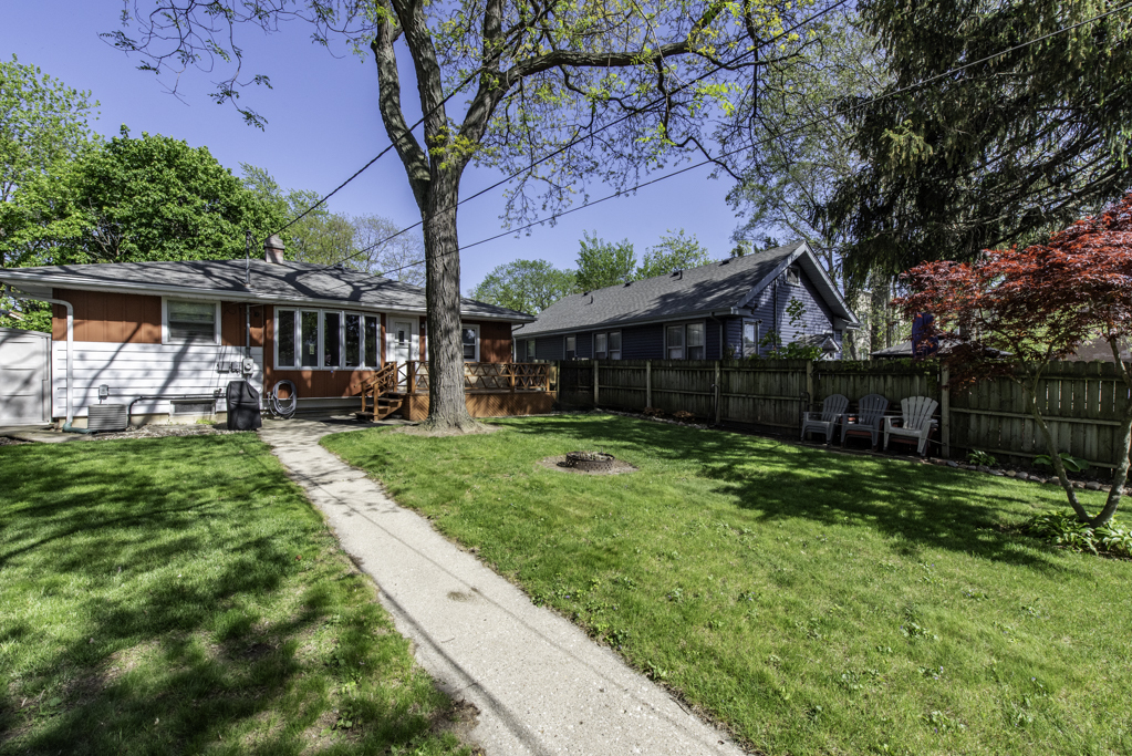 1316 N Ash Street, Waukegan, IL 60085