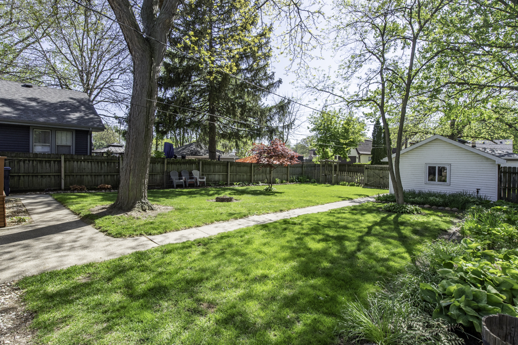 1316 N Ash Street, Waukegan, IL 60085