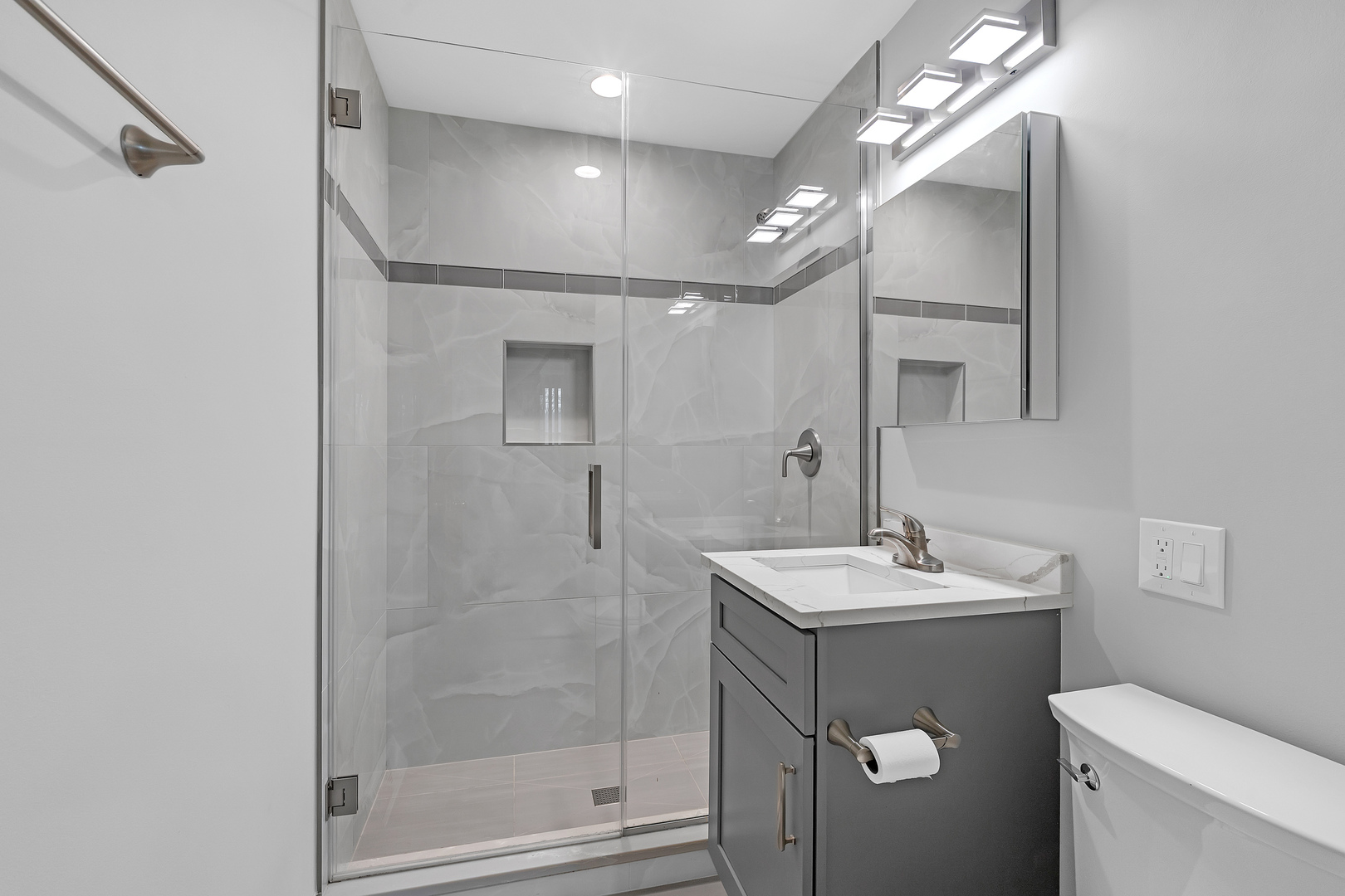 650 Patricia Lane, Des Plaines, IL 60016