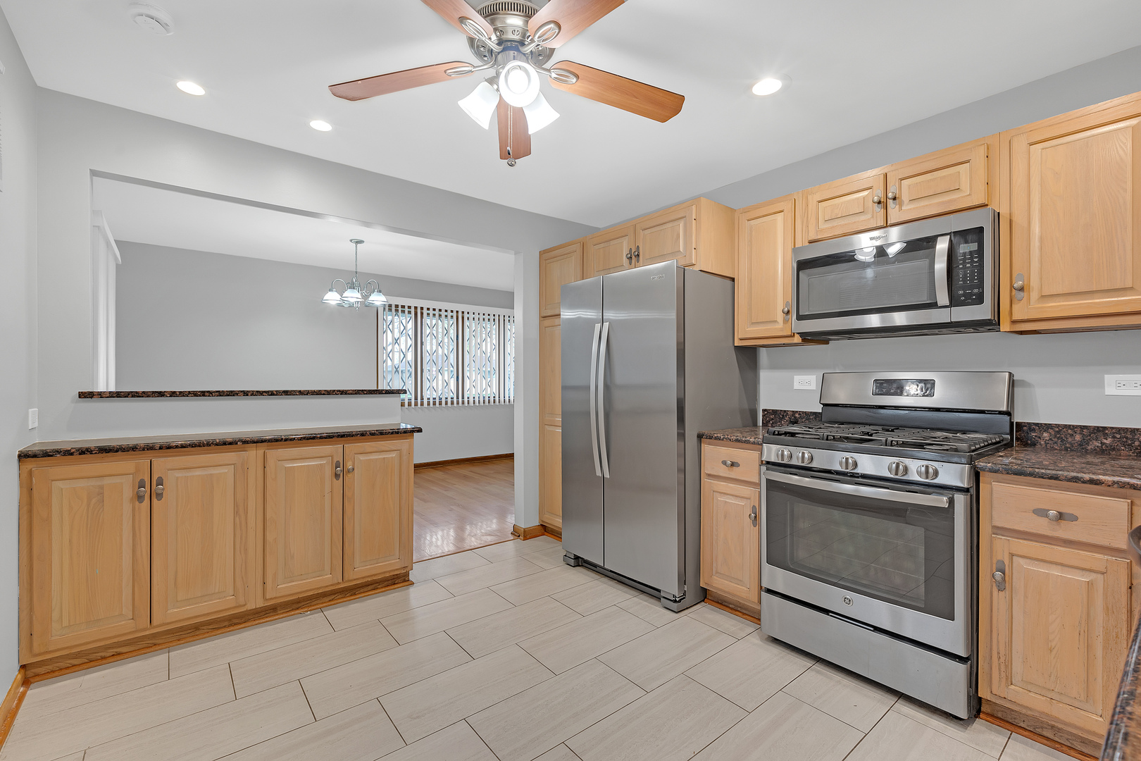 650 Patricia Lane, Des Plaines, IL 60016