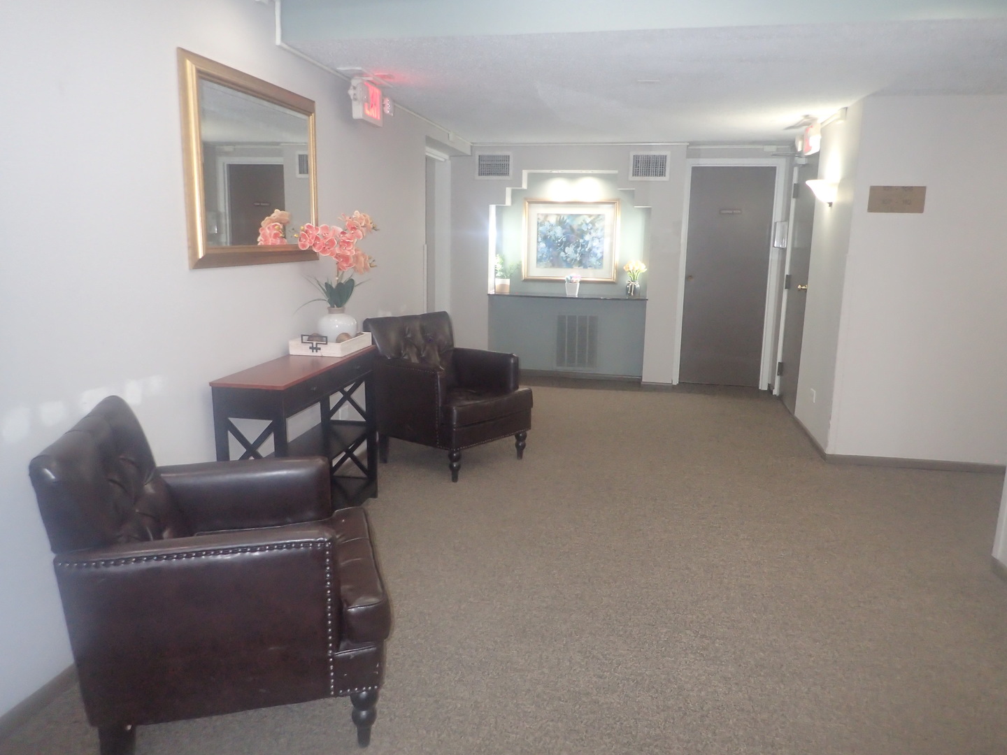 1127 S Old Wilke Road #101, Arlington Heights, IL 60005